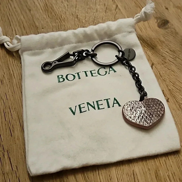 Bottega Veneta Heart Embossed Leather Key Ring Charm - Picture 1 of 4